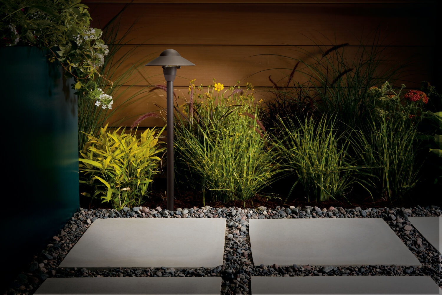 Independence 12 16.20 watt Textured Architectural Bronze Landscape 12V Path & Spread