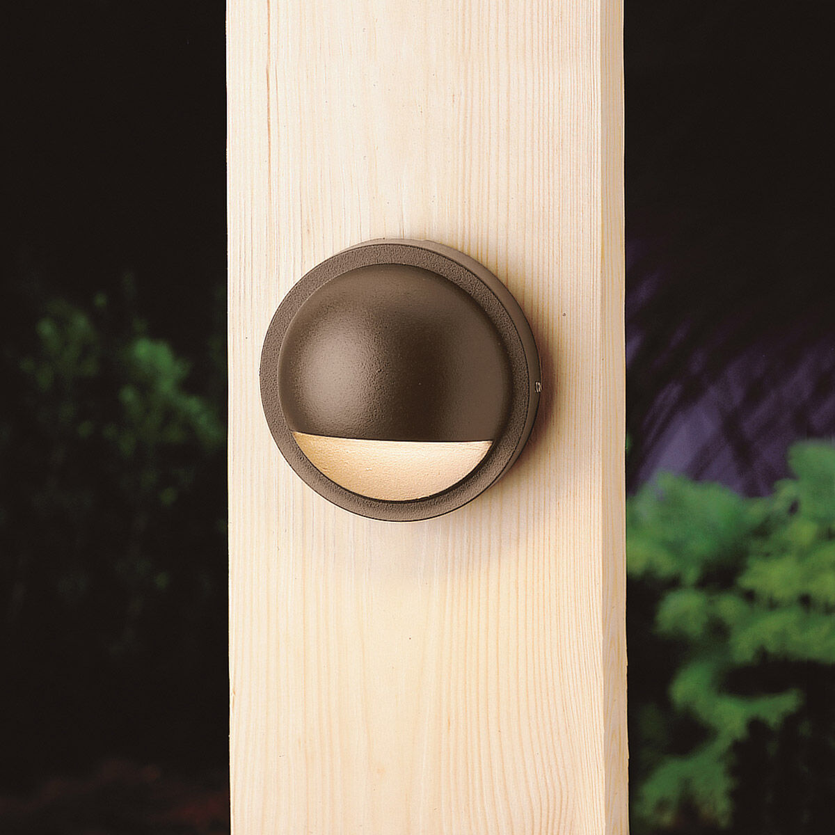 Independence 12 0.86 watt Textured Architectural Bronze Landscape 12V LED Deck in 3000K