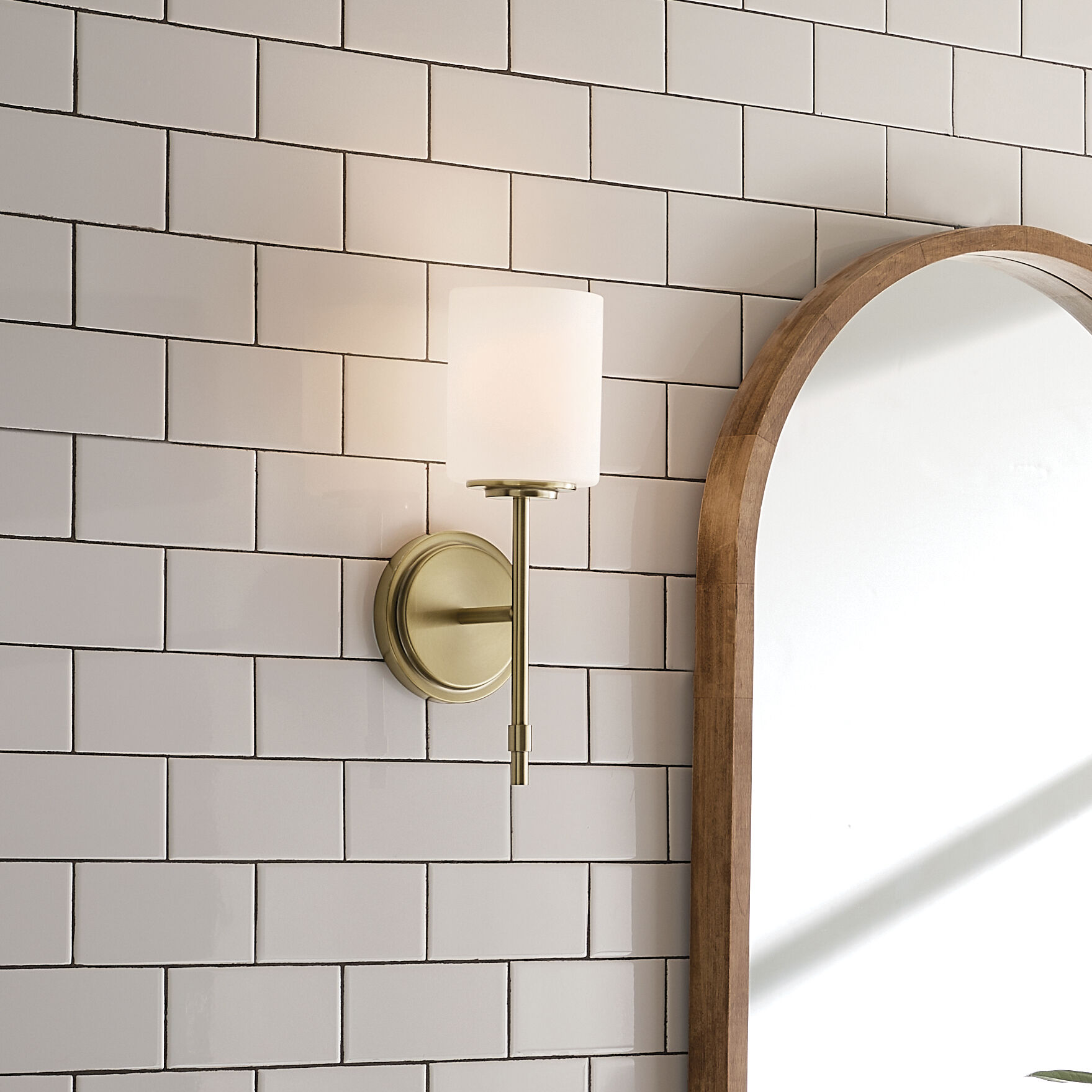 Ali Wall Sconce Wall Light in Brushed Natural Brass